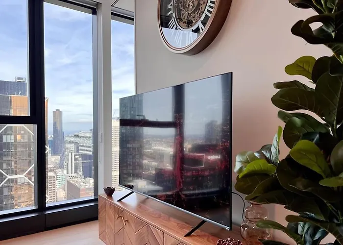 Sky High 2 Bedrooms Apt