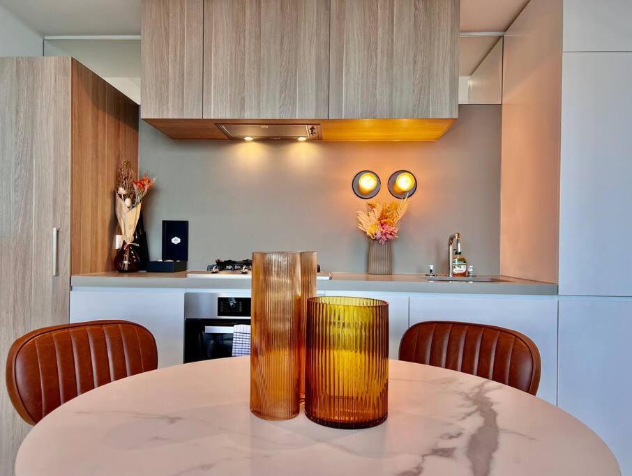 Sky High 2 Bedrooms *