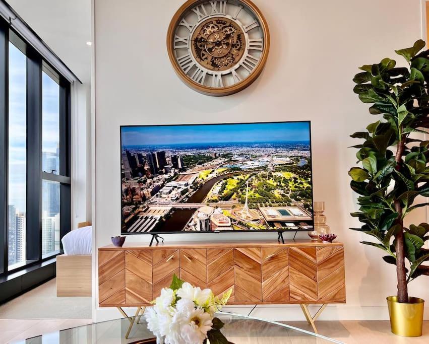 Sky High 2 Bedrooms * Melbourne